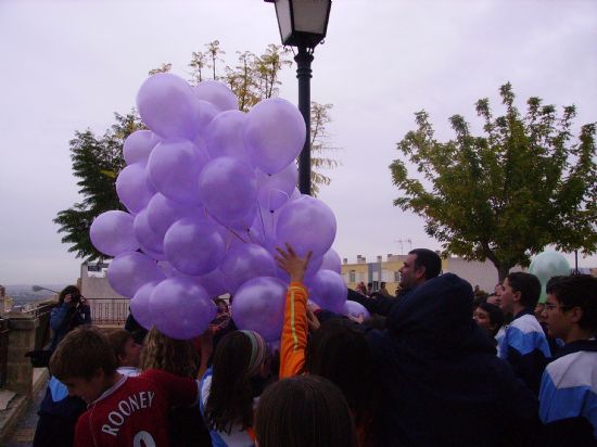 TOTANA SE SUMA A LA LUCHA CONTRA LA VIOLENCIA DE GNERO A TRAVS DE UNA CONCENTRACIN Y LA LECTURA DE UN MANIFIESTO EN LA CRCEL CON LA PARTICIPACIN DE NUMEROSOS ESCOLARES, REPRESENTANTES INSTITUCIONALES Y AGENTES SOCIALES