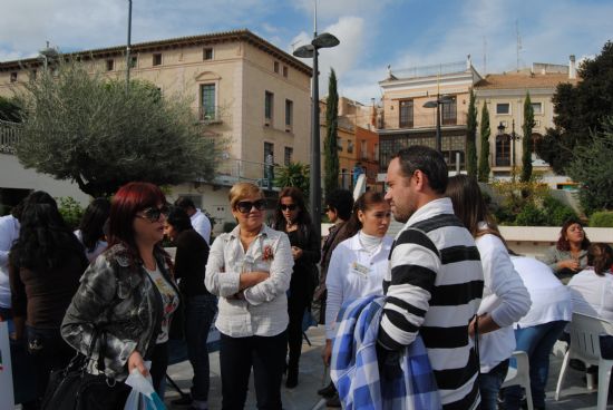 ÉXITO DE PARTICIPACIÓN EN LOS TALLERES Y JUEGOS ORGANIZADOS EN LA PLAZA BALSA VIEJA PARA CONMEMORAR  EL DÍA INTERNACIONAL DE LOS DERECHOS DEL NIÑ@, QUE SE CELEBRÓ EL 20 DE NOVIEMBRE