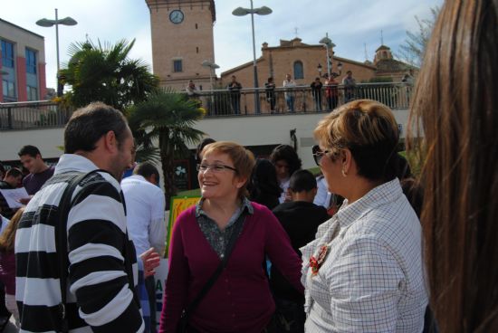 ÉXITO DE PARTICIPACIÓN EN LOS TALLERES Y JUEGOS ORGANIZADOS EN LA PLAZA BALSA VIEJA PARA CONMEMORAR  EL DÍA INTERNACIONAL DE LOS DERECHOS DEL NIÑ@, QUE SE CELEBRÓ EL 20 DE NOVIEMBRE