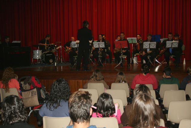 LA NUEVA ORQUESTA "THE BIG BAND THEORY" PROTAGONIZA SU PRIMER CONCIERTO EN "LA CÁRCEL" DENTRO DE LOS ACTOS ORGANIZADOS POR LA ESCUELA MUNICIPAL DE MÚSICA POR SANTA CECILIA, PATRONA DE LOS MÚSICOS