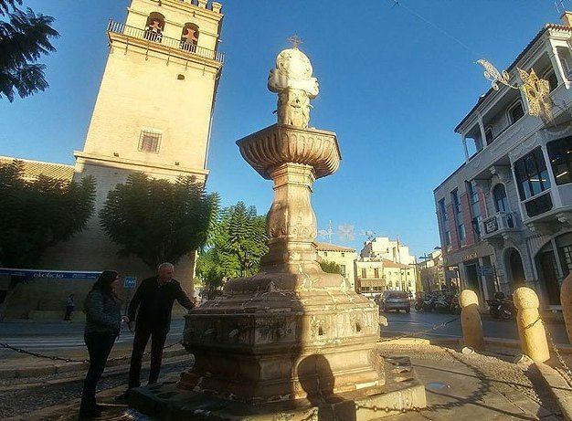 Vdeo. Las obras de restauracin de la fuente Juan de Uzeta contemplan una actuacin integral en el monumento y en su entorno arquitectnico