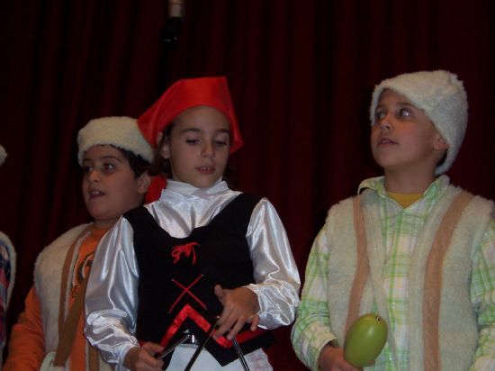 LOS ALUMNOS DE LA ESCUELA MUNICIPAL DE MSICA DELEITAN A SUS FAMILIARES CON EL TRADICIONAL CONCIERTO DE VILLANCIOS POPULARES CELEBRADO EN LA CRCEL