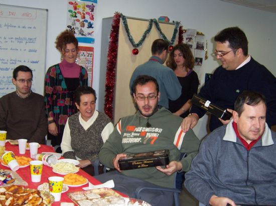 ALUMNOS Y PROFESORES DEL SERVICIO MUNICIPAL DE APOYO PSICOSOCIAL CELEBRAN LA LLEGADA DE LA NAVIDAD CON LA PRESENCIA DEL ALCALDE EN FUNCIONES