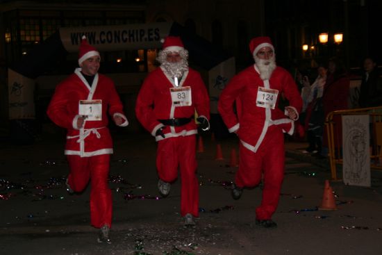 MÁS DE 130 CORREDORES PARTICIPARON EN LA CARRERA NOCTURNA NAVIDEÑA "LA DÉCIMA", ORGANIZADA POR LA PEÑA MADRIDISTA Y EL CLUB DE ATLETISMO TOTANA-JC PALETS, EN BENEFICIO DE CÁRITAS