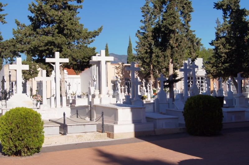 Prorrogan un ao ms el contrato del Servicio del Cementerio Municipal de Totana 