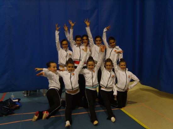 LA ESCUELA DEPORTIVA MUNICIPAL DE GIMNASIA RTMICA CONSIGUE EL SEGUNDO PUESTO EN LA MODALIDAD DE AROS POR CONJUNTOS EN LA COMPETICIN CELEBRADA EN PUENTE TOCINOS