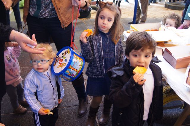 ALUMNOS DE LA ESCUELA MUNICIPAL INFANTIL "CLARA CAMPOAMOR" CELEBRAN UNA PROCESIÓN PARA DAR LA BIENVENIDA A LA SEMANA SANTA