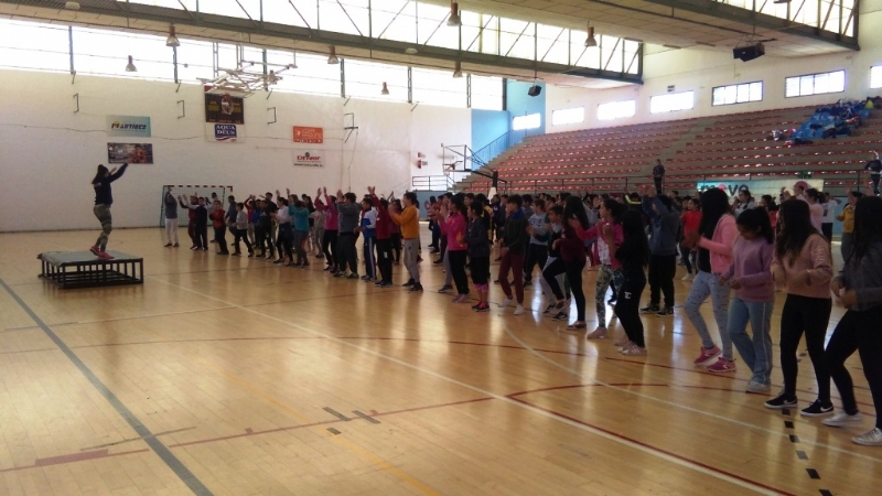 Un total de 339 escolares de sexto curso de Educacin Primaria participan en la II Jornada Acutica, organizada por la Concejala de Deportes y el Centro Deportivo MOVE