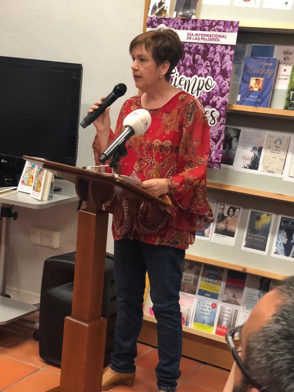 Totana conmemora el Da Internacional de la Poesa con la presentacin de libro 