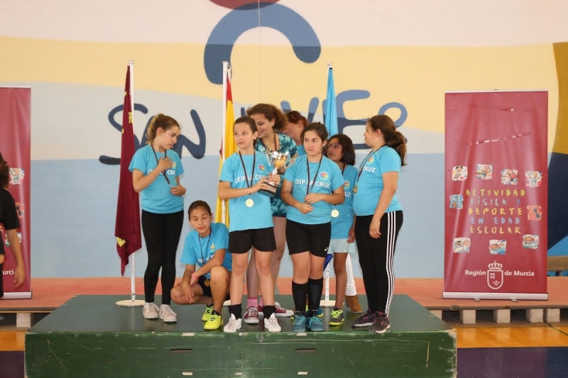 El Colegio La Cruz se proclam campen regional de Ftbol-Sala Alevn Femenino de Deporte Escolar en la final celebrada en San Javier 