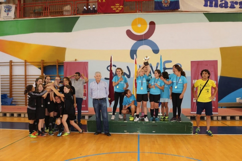 El Colegio La Cruz se proclamó campeón regional de Fútbol-Sala Alevín Femenino de Deporte Escolar en la final celebrada en San Javier 