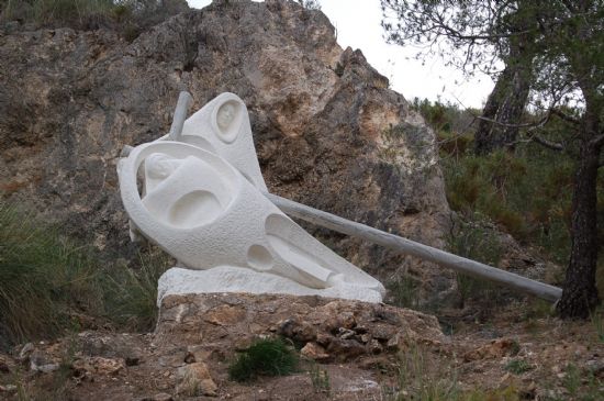 SE REHABILITAN LAS SEIS LTIMAS ESCULTURAS DEL VIA CRUCIS DE LA SANTA Y EL MONUMENTO PRINCIPAL DEL CORAZN DE JESS DE TOTANA