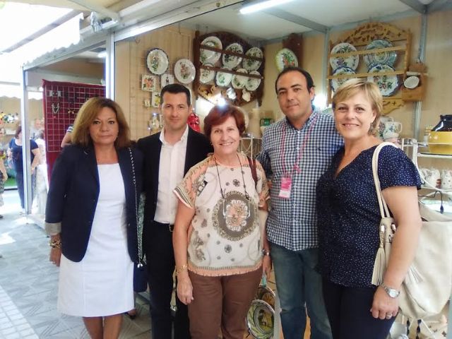 La concejal de Artesana asiste al acto de inauguracin de la 33 edicin de la Feria de Artesana de la Regin de Murcia (FERAMUR)
