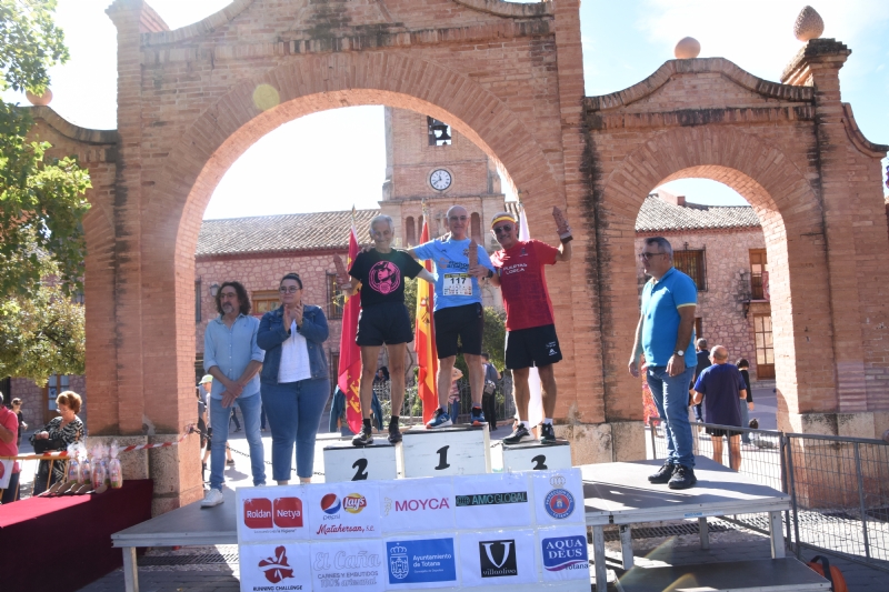 Andrés Silvente del C.A. Puertas Lorca, y Rocío Bermejo del Virtus Groane, vencedores de la XXVI Carrera Subida a La Santa, en la 34 prueba del circuito de Carreras Populares Región de Murcia