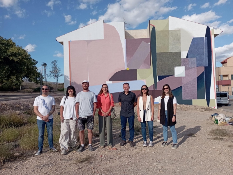 Finaliza la realizacin del mural de grandes dimensiones en Totana que se enmarca dentro de Abstracta, Programa de Arte Abstracto en la Regin de Murcia