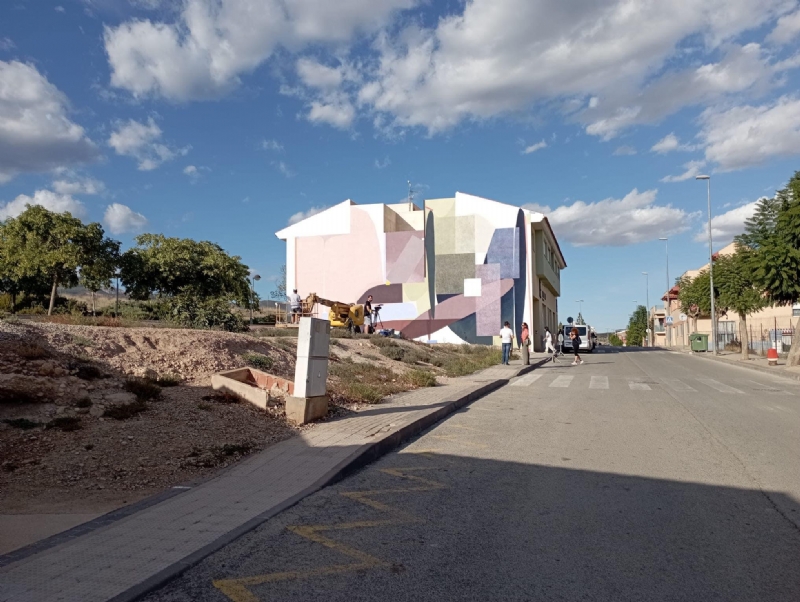 Finaliza la realizacin del mural de grandes dimensiones en Totana que se enmarca dentro de Abstracta, Programa de Arte Abstracto en la Regin de Murcia