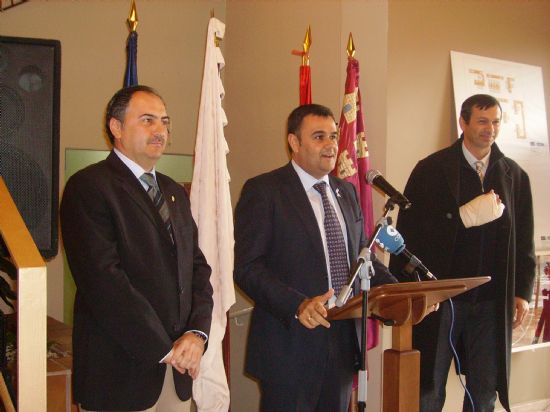SE INAUGURAN LAS OBRAS DE REMODELACIN DE LA CONCEJALA DE DEPORTES EN EL PABELLN MANOLO IBEZ Y SE FIJAN LAS LNEAS DE ACTUACIN DE LA POLTICA DEPORTIVA PARA ESTOS AOS