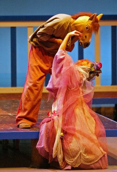LA PUESTA EN ESCENA DE LA MGICA COMEDIA MUSICAL EL SUEO DE UNA  NOCHE DE VERANO, CLASURA LA XVI SEMANA TEATRO INFANTIL, ORGANZIADA POR LA CONCEJALA DE CULTURA