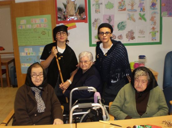 LOS CENTROS DE DA DE PERSONAS MAYORES DEPENDIENTES DE TOTANA CELEBRAN EL DA DE LA CASTAERA 