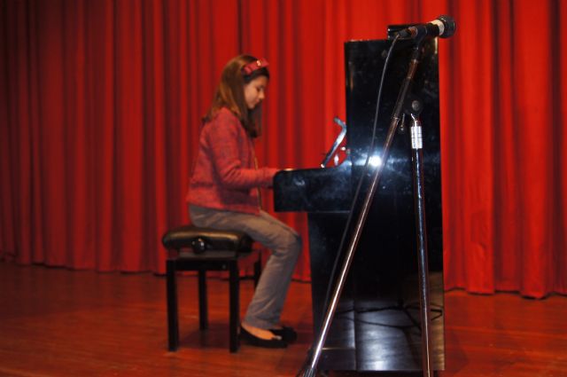 ALUMNOS DE LA ESCUELA MUNICIPAL DE TOTANA OFRECIERON UN CONCIERTO EN EL CENTRO SOCIOCULTURAL "LA CÁRCEL" PARA CONMEMORAR LA FESTIVIDAD DE SANTA CECILIA