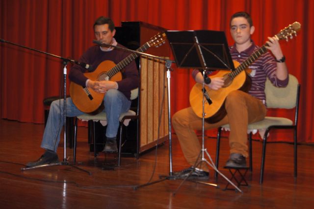 ALUMNOS DE LA ESCUELA MUNICIPAL DE TOTANA OFRECIERON UN CONCIERTO EN EL CENTRO SOCIOCULTURAL "LA CÁRCEL" PARA CONMEMORAR LA FESTIVIDAD DE SANTA CECILIA