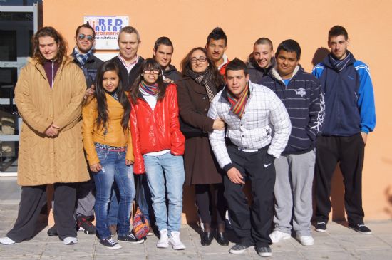 LOS ALUMNOS DEL PROGRAMA DE CUALIFICACIÓN PROFESIONAL INICIAL SOBRE "ACTIVIDADES EN VIVEROS Y JARDINES" FINALIZAN EL PRIMER TRIMESTRE CON UNA CHOCOLATADA Y JORNADA DE CONVIVENCIA 