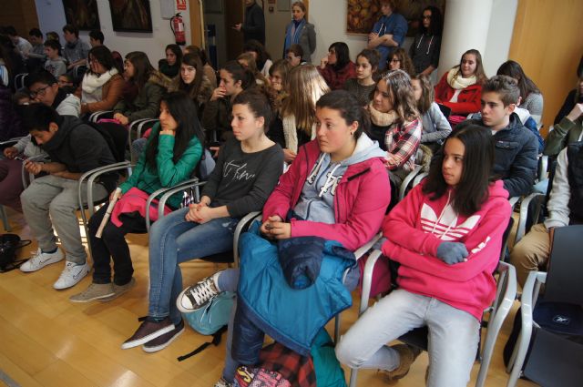 Un total de 53 alumnos del IES "Prado Mayor" participan en un intercambio bilingüe con un instituto francés, cuyos estudiantes han participado en una recepción institucional en el Ayuntamiento de Totana