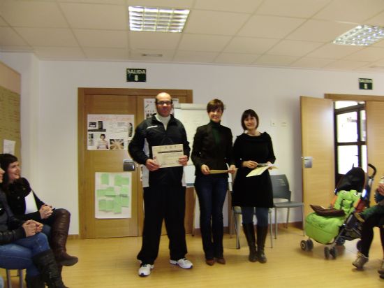 SE CLAUSURA EL CURSO DE HABILIDADES SOCIALES PARA EL EMPLEO DESARROLLADO POR EL COLECTIVO "EL CANDIL" EN EL QUE HAN PARTICIPADO UNA QUINCENA DE PERSONAS