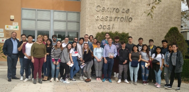 Vdeo. Alumnos del IES Prado Mayor participan en una Jornada de Emprendimiento en el Centro de Desarrollo Local y el Vivero de Empresas, organizada por la Concejala de Desarrollo Econmico
