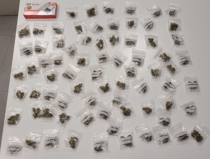 La Polica Local detiene a un individuo por trfico de drogas, en cuya operacin se han incautado 75 dosis de marihuana