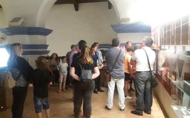 Se celebra una visita guiada nocturna a la Torre de la Iglesia con motivo del Da Internacional de los Museos
