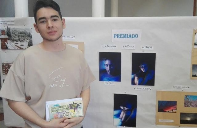 Alejandro Cnovas Burgos gana el premio del Concurso de Fotografa Marzo Joven2017 que organiza la Concejala de Juventud