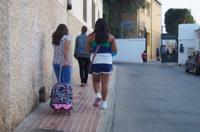 El comienzo del curso escolar 2015/16 en el municipio de Totana ser el da 8 de septiembre en Educacin Infantil y Primaria; y el da 16 en el caso de la ESO y Bachillerato