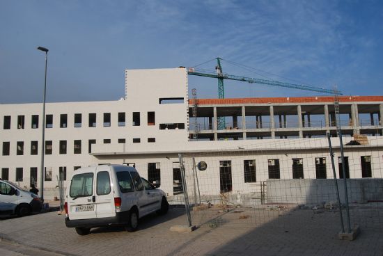 EL NUEVO COLEGIO "LA CRUZ" ENTRARÁ EN FUNCIONAMIENTO EN EL CURSO 2012/13 Y EN LAS PRÓXIMAS SEMANAS COMENZARÁN LAS OBRAS DEL NUEVO ACCESO AL COLEGIO "LUÍS PÉREZ RUEDA"