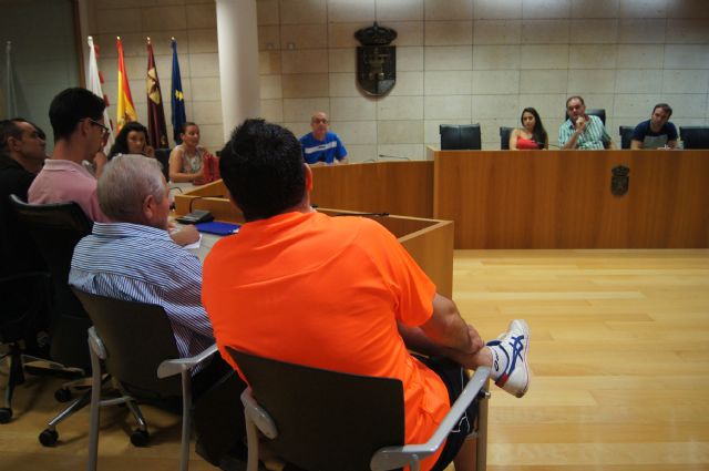 El Gobierno municipal se reúne con los clubes y asociaciones deportivas para optimizar el uso de las instalaciones deportivas públicas y dar respuesta a todas las necesidades 