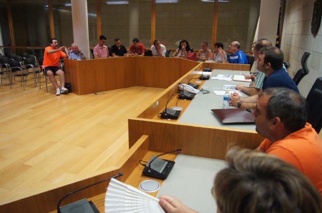 El Gobierno municipal se reúne con los clubes y asociaciones deportivas para optimizar el uso de las instalaciones deportivas públicas y dar respuesta a todas las necesidades 