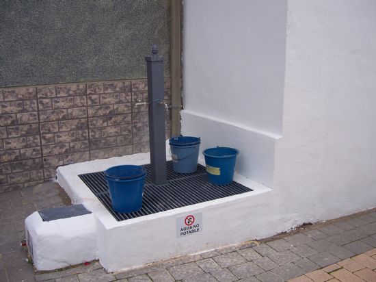 EL CEMENTERIO MUNICIPAL �NUESTRA SE�ORA DEL CARMEN� DE TOTANA DISPONDR� DE UNA L�NEA REGULAR DE AUTOBUSES URBANOS CADA 20 MINUTOS Y UN SERVICIO DE ASISTENCIA PARA DISCAPACITADOS F�SICOS CON MOTIVO DE LA FESTIVIDAD DE TODOS LOS SANTOS 