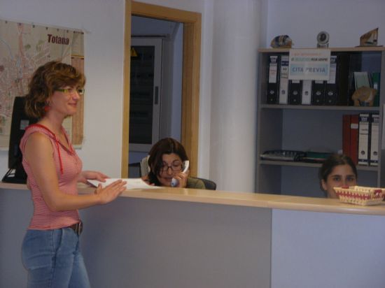 EL CENTRO DE SERVICIOS SOCIALES CONTINA PRESTANDO SUS SERVICIOS EN LAS NUEVAS INSTALACIONES UBICADAS EN EL NMERO 1 DE LA CALLE REAL DE LA URBANIZACIN LA CERMICA