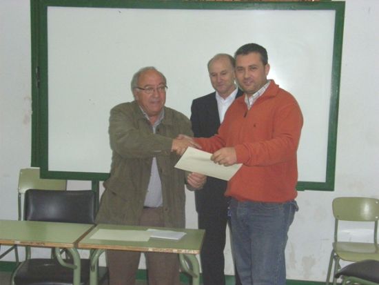 UN TOTAL DE 17 PERSONAS REALIZAN EL CURSO DE RBITROS DE FTBOL Y FTBOL 7 CLASURADO POR EL CONCEJAL DE DEPORTES Y REPRESENTANTES DE LA FEDERACIN DE RBITROS MURCIANA Y EL COMIT TERRITORIAL DE RBITROS