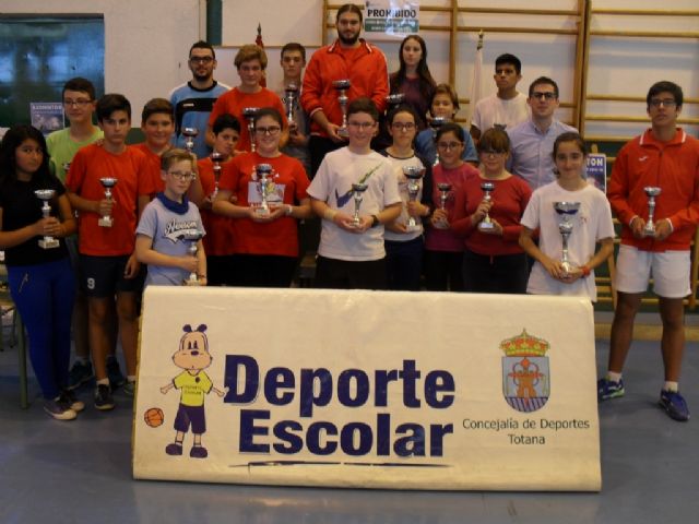 Un total de 120 escolares participaron en la Fase Local de Bádminton de Deporte Escolar, organizada por la Concejalía de Deportes, en la Sala Escolar
