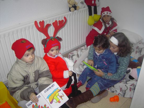 LOS CONCEJALES DE EDUCACIN E INFANCIA VISITAN LAS FIESTAS DE NAVIDAD DE LAS ESCUELAS INFANTILES DE TOTANA