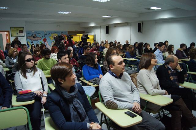 UN TOTAL DE 17 ALUMNOS DE LA VII PROMOCIÓN DEL BACHILLERATO INTERNACIONAL DEL IES "JUAN DE LA CIERVA" RECIBEN SUS DIPLOMAS ACREDITATIVOS