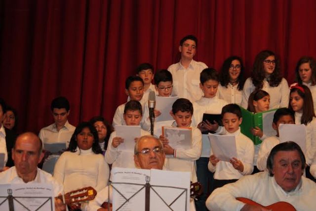 Los alumnos de la Escuela Municipal de Música protagonizan sendos conciertos de villancicos en el Centro Sociocultural "La Cárcel" con motivo de la Navidad