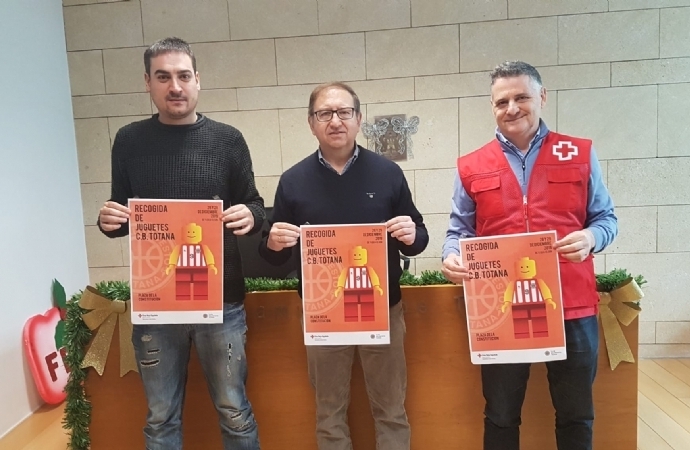 Vídeo. El Club Baloncesto de Totana promueve una recogida solidaria de juguetes a beneficio de Cruz Roja Española los días 28 y 29 de diciembre, en la plaza Balsa Vieja