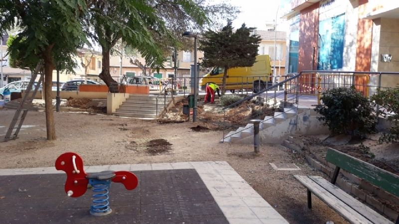 La Concejala de Parques y Jardines finaliza las obras de acondicionamiento del Jardn To Juan Rita y comienza las de renovacin del Narciso Yepes, frente al CEIP Santiago