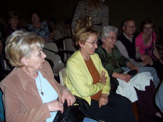 AUTORIDADES MUNICIPALES ENTREGAN LOS PREMIOS DEL XVI CERTAMEN LITERARIO LA CRCEL, EN LAS MODALIDADES DE NARRATIVA Y POESA, EN UN ACTO QUE FUE CLAUSURADO CON UN RECITAL DE POESA DE CAJA DE SEMILLAS