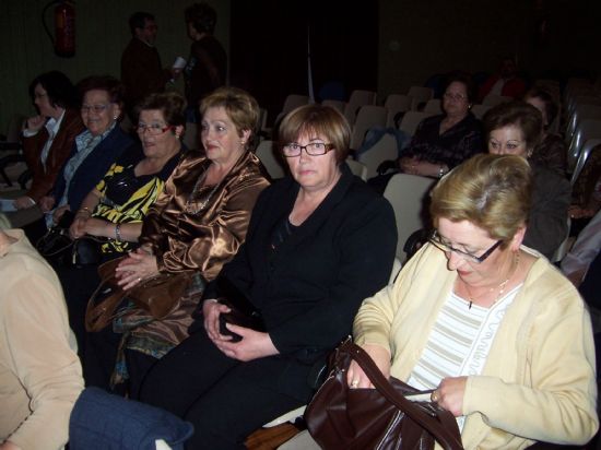 AUTORIDADES MUNICIPALES ENTREGAN LOS PREMIOS DEL XVI CERTAMEN LITERARIO LA CRCEL, EN LAS MODALIDADES DE NARRATIVA Y POESA, EN UN ACTO QUE FUE CLAUSURADO CON UN RECITAL DE POESA DE CAJA DE SEMILLAS