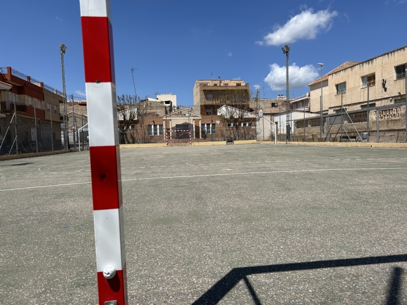 Se pone a disposicin de la Organizacin de Residentes Bolivianos de Totana la pista de la Era Alta para la prctica deportiva 