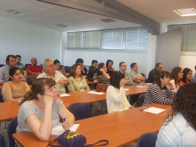 MÁS DE UNA TREINTENA DE PERSONAS APRENDEN A CÓMO TENER ÉXITO EN UN TALLER REALIZADO EN EL CENTRO DE DESARROLLO LOCAL DE TOTANA 