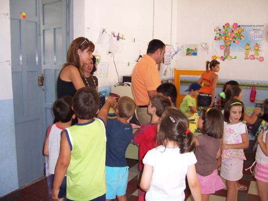 MS DE 200 NIOS Y NIAS SE BENEFICIAN DE LAS ACTIVIDADES LDICAS DE LAS ESCUELAS DE VERANO DESARROLLADAS EN LOS COLEGIOS REINA SOFA, TIERNO GALVN, SANTIAGO Y SANTA EULALIA
